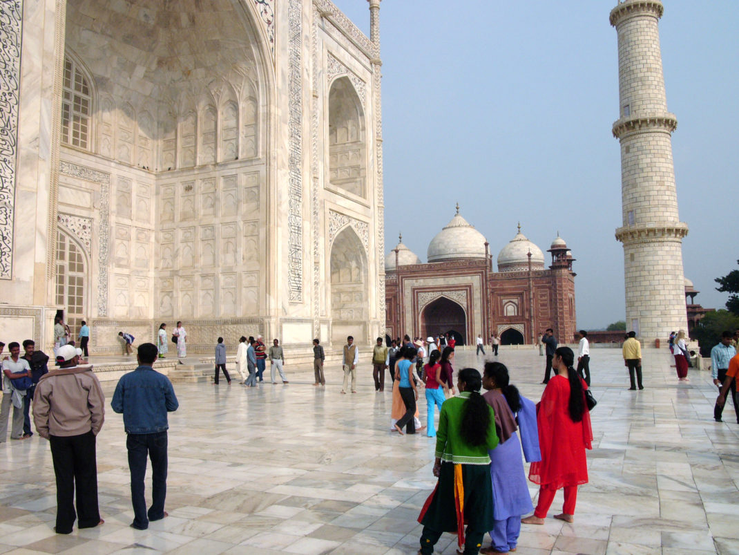 Description of taj mahal in india